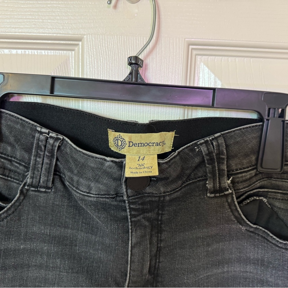 Democracy Women’s Charcoal Jeans